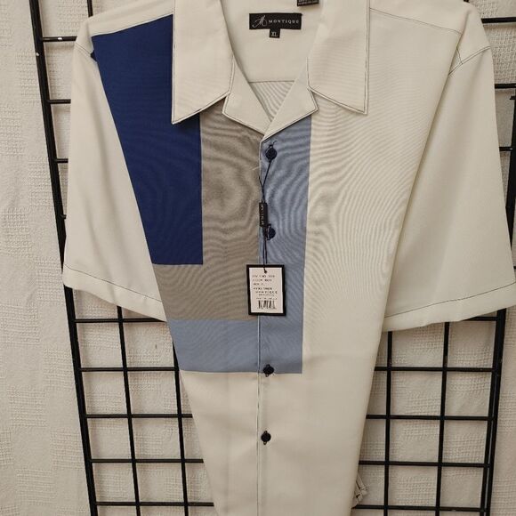 MEN'S MONTIQUE NAVY SQUARE PATTERN SHORT SLEEVE 2 PIECE WALKING SET. - Picture 3 of 9